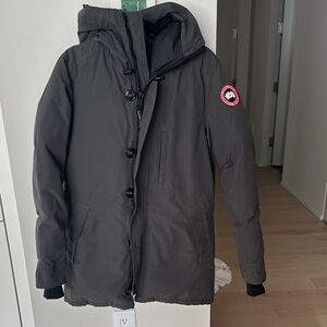 Men’s Canada goose parka, grey- size medium